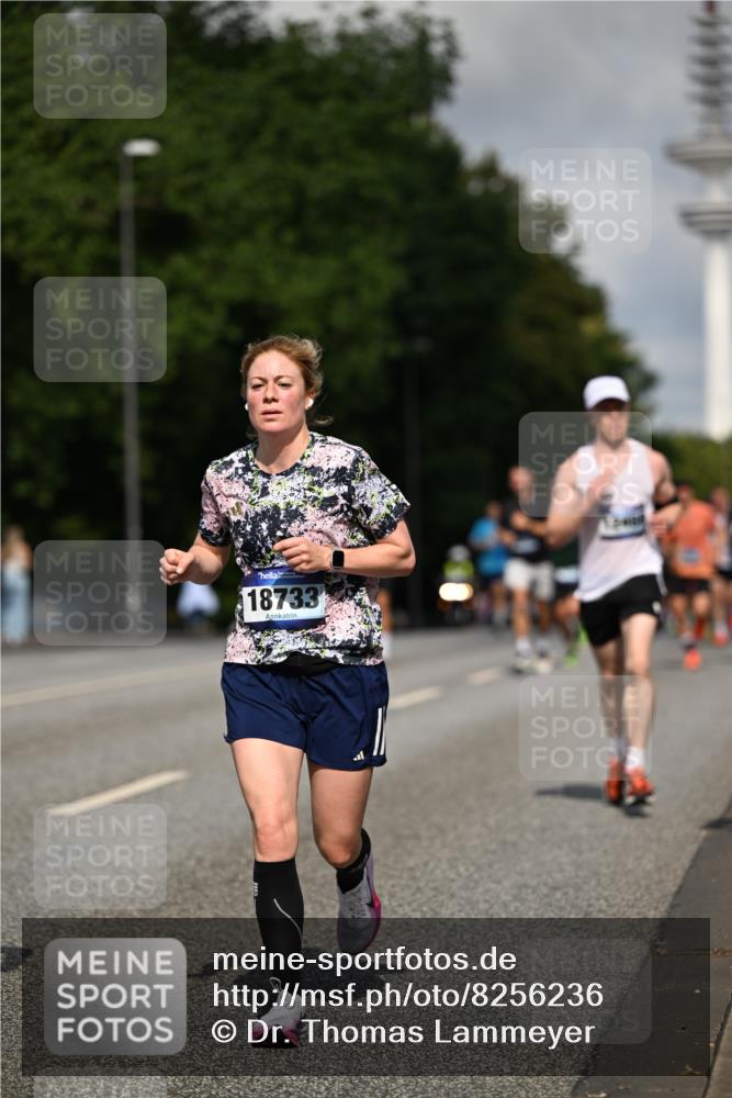 29.06.2025 - hella hamburg halbmarathon Dr. Thomas Lammeyer http://msf.ph/oto/8256236 29.06.2025 09:51:51 Kennedybrücke 1290, 1505, 1710, 2399, 2714, 2767, 3480, 3959, 4860, 5315, 5554, 5709, 7152, 7154, 7884, 8933, 9403, 10404, 10793, 10852 meine-sportfotos.de