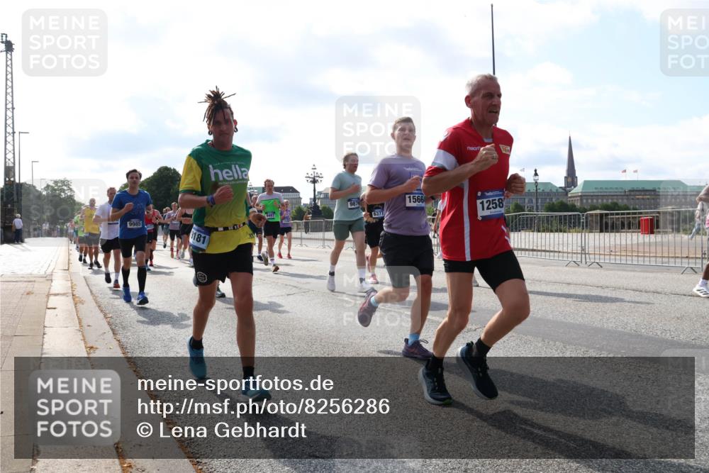 29.06.2025 - hella hamburg halbmarathon Lena Gebhardt http://msf.ph/oto/8256286 29.06.2025 09:56:53 Lombardsbrücke 1381, 1460, 1496, 1537, 1628, 1657, 1783, 1833, 1877, 2013, 2025, 2058, 2074, 2082, 2111, 2208, 2340, 2378, 2396, 2771, 2839, 2869, 2878, 2953, 2996, 3093, 3256, 3296, 3310, 3575, 3652, 3791, 4065, 4377, 4404, 4635, 4711, 4726, 4770, 4833, 4897, 5008, 5169, 5194, 5319, 5744, 5839, 5978, 6033, 6286, 6377, 6511, 6512, 6561, 6562, 6631, 7176, 7177, 7383, 7475, 7918, 8112, 8261, 8313, 8361, 8572, 8587, 8618, 8651, 8661, 8710, 8813, 8863, 8921, 8930, 9060, 9082, 9497, 9597, 9638 meine-sportfotos.de