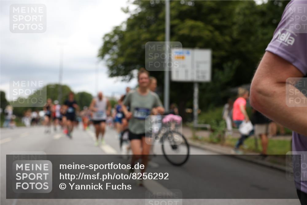 29.06.2025 - hella hamburg halbmarathon Yannick Fuchs http://msf.ph/oto/8256292 29.06.2025 10:48:20 20KM 1410, 1442, 1549, 1815, 2432, 3177, 3310, 3861, 3898, 4299, 6082, 6084, 6260, 6356, 6581, 6723, 6994, 7129, 7973, 8223, 8772, 8798, 9012, 9060, 9227, 10040, 10263, 10266, 11009, 11499, 11789, 12213, 12362, 12489, 13147, 13869, 14026, 14660, 14818, 15113, 15156, 15169, 15408, 15524, 16092, 16574, 16623, 16750, 17740, 17765, 18450, 18759, 19177 meine-sportfotos.de