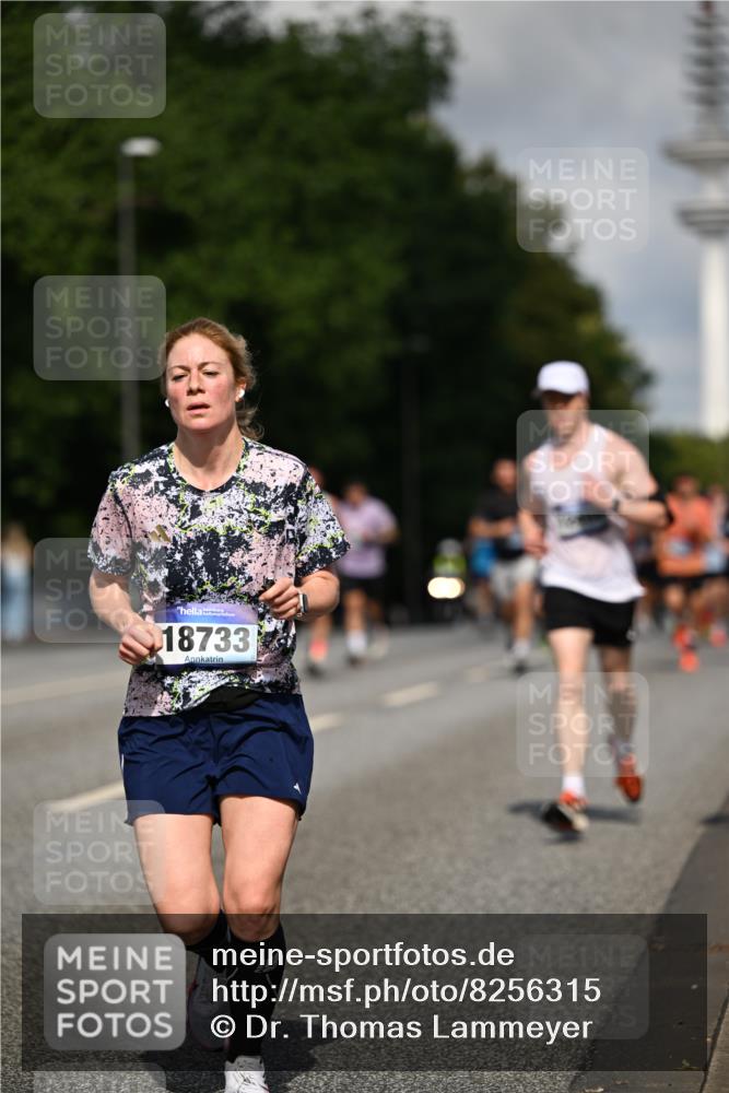 29.06.2025 - hella hamburg halbmarathon Dr. Thomas Lammeyer http://msf.ph/oto/8256315 29.06.2025 09:51:52 Kennedybrücke 1290, 1505, 1710, 2399, 2714, 2767, 3480, 3959, 4860, 5307, 5554, 5709, 7152, 7154, 7884, 8933, 9403, 10404, 10793, 10852 meine-sportfotos.de