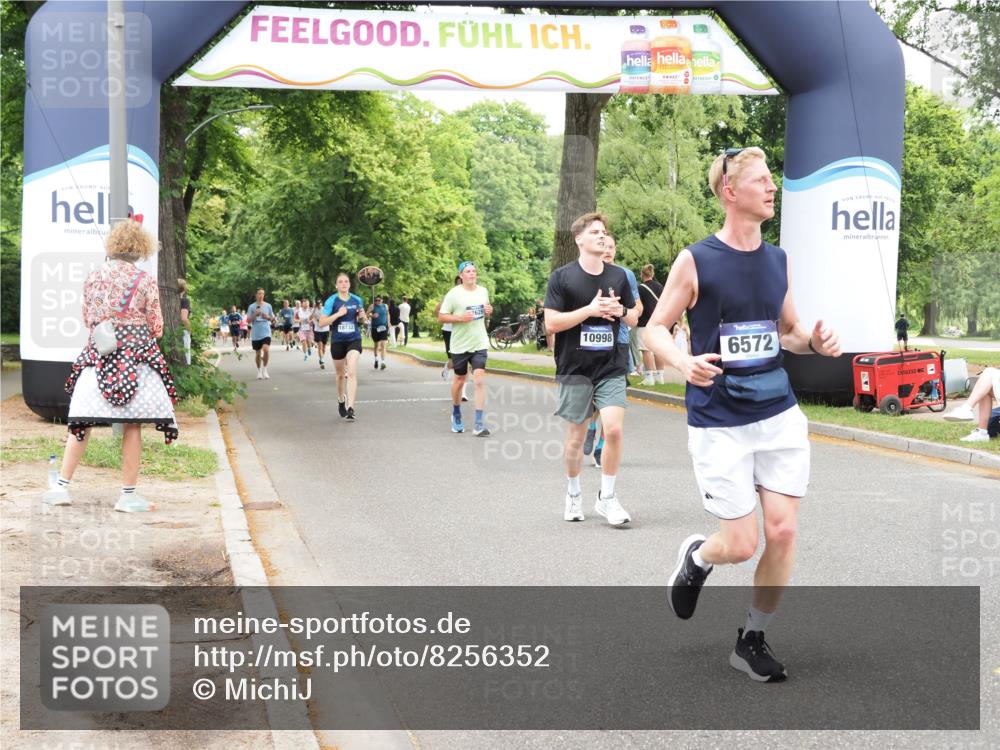 29.06.2025 - hella hamburg halbmarathon MichiJ http://msf.ph/oto/8256352 29.06.2025 10:52:44 Zwischen KM18-KM19 3578, 3746, 4488, 6572, 9165, 10067, 10781, 10998, 13481, 13625 meine-sportfotos.de