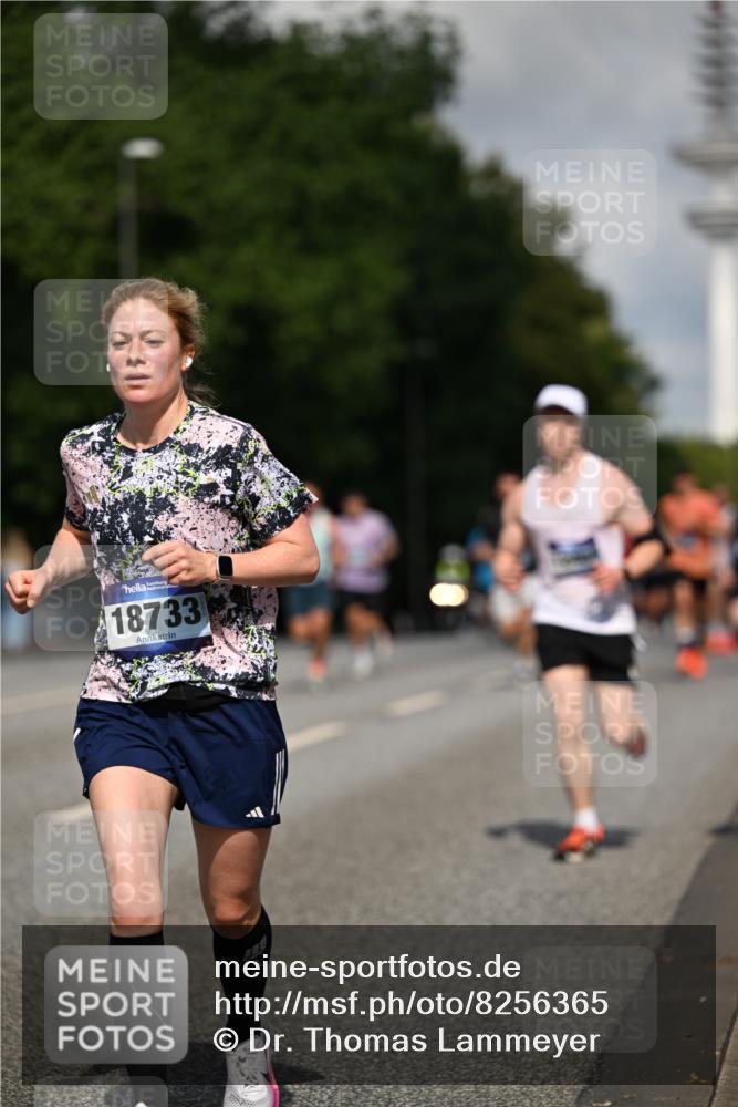 29.06.2025 - hella hamburg halbmarathon Dr. Thomas Lammeyer http://msf.ph/oto/8256365 29.06.2025 09:51:52 Kennedybrücke 1290, 1505, 1710, 2399, 2714, 2767, 3480, 3959, 4860, 5307, 5554, 5709, 7152, 7154, 7884, 8933, 9403, 10404, 10793, 10852 meine-sportfotos.de