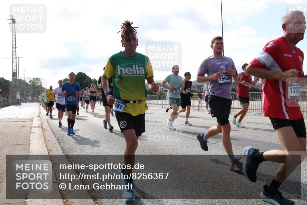 29.06.2025 - hella hamburg halbmarathon Lena Gebhardt http://msf.ph/oto/8256367 29.06.2025 09:56:53 Lombardsbrücke 1381, 1460, 1496, 1537, 1628, 1657, 1783, 1833, 1877, 2013, 2025, 2058, 2074, 2082, 2111, 2208, 2340, 2378, 2396, 2771, 2839, 2869, 2878, 2953, 2996, 3093, 3256, 3296, 3310, 3575, 3652, 3791, 4065, 4377, 4404, 4635, 4711, 4726, 4770, 4833, 4897, 5008, 5169, 5194, 5319, 5744, 5839, 5978, 6033, 6286, 6377, 6511, 6512, 6561, 6562, 6631, 7176, 7177, 7383, 7475, 7918, 8112, 8261, 8313, 8361, 8572, 8587, 8618, 8651, 8661, 8710, 8813, 8863, 8921, 8930, 9060, 9082, 9497, 9597, 9638 meine-sportfotos.de