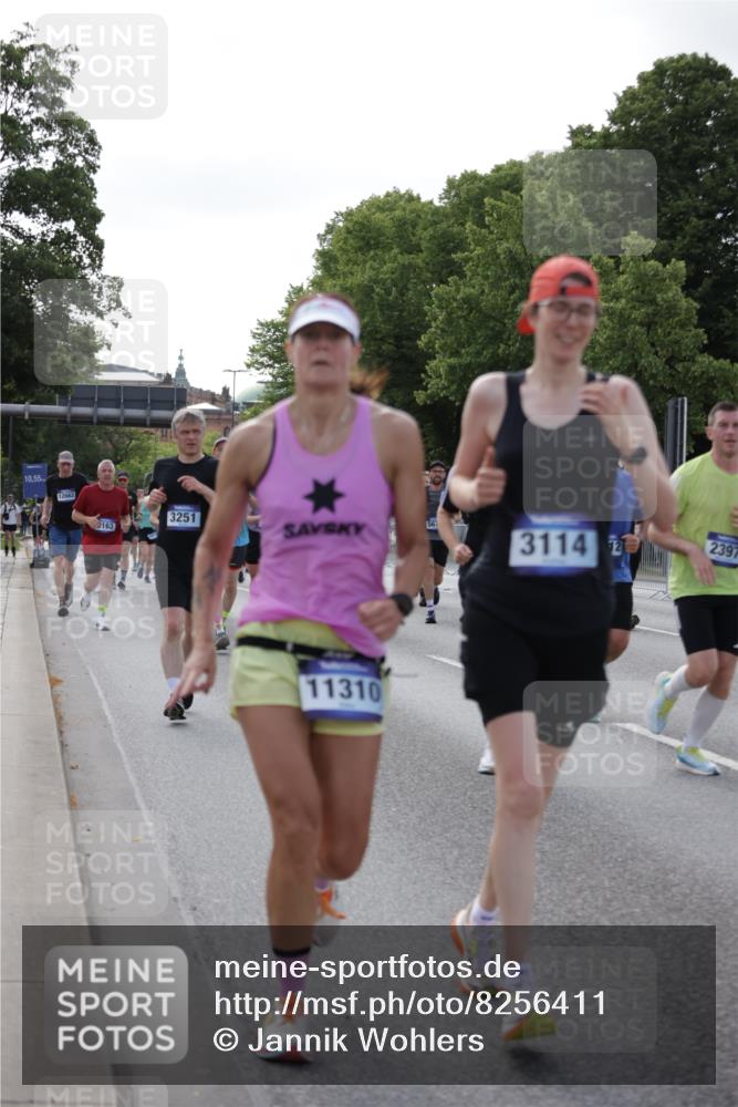 29.06.2025 - hella hamburg halbmarathon Jannik Wohlers http://msf.ph/oto/8256411 29.06.2025 09:57:32 Lombardsbrücke 1094, 1258, 1320, 1321, 1335, 1563, 1870, 2138, 2397, 2448, 2612, 2946, 3058, 3091, 3114, 3251, 5032, 5305, 5672, 5775, 6355, 6356, 6569, 6580, 6585, 6628, 6754, 6776, 7065, 7134, 7478, 7509, 7646, 7952, 7976, 8176, 8973, 9065, 9145, 9163, 9214, 9227, 9835, 10860, 11208, 11310, 11757, 11789, 12155, 12224, 12662, 12961, 13047, 14300, 14638, 14865, 15061, 15125, 15134, 15426, 15496, 15712, 15915, 16008, 16009, 16320, 16563, 16750, 16980, 17530 meine-sportfotos.de