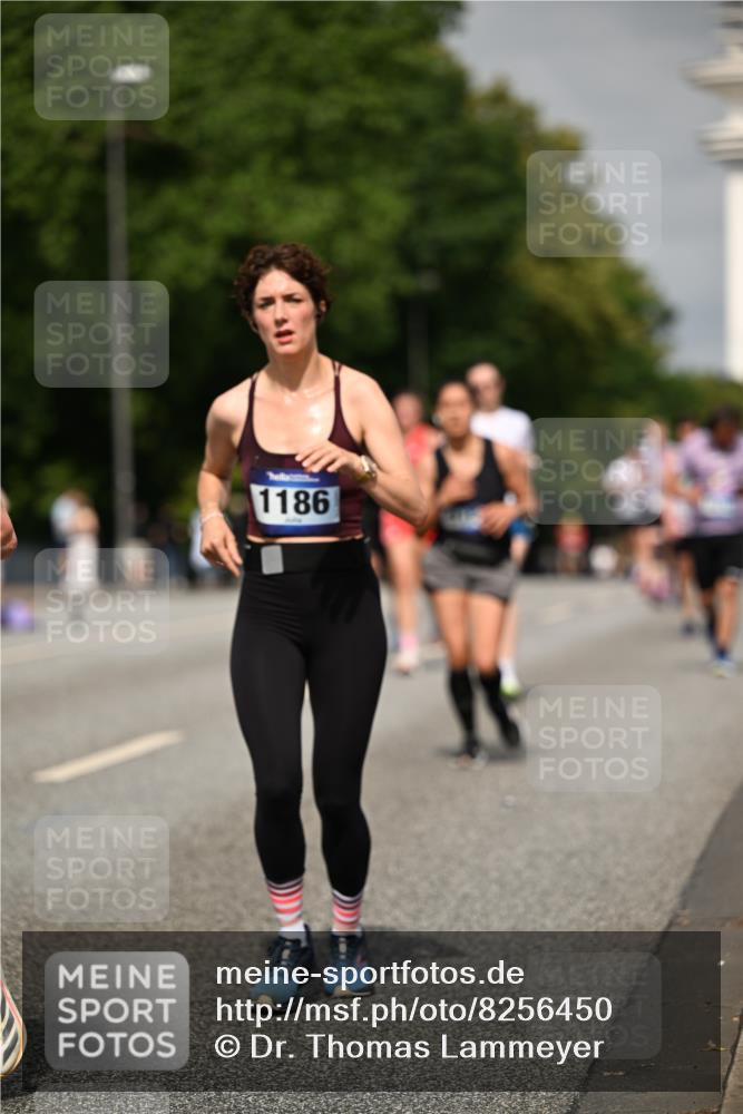 29.06.2025 - hella hamburg halbmarathon Dr. Thomas Lammeyer http://msf.ph/oto/8256450 29.06.2025 10:14:33 Kennedybrücke 1052, 1186, 1456, 5182, 5653, 5806, 7058, 8685, 9150, 9829 meine-sportfotos.de