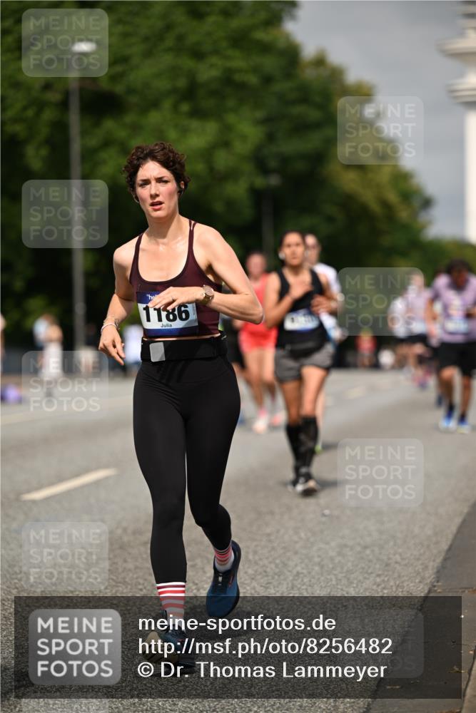 29.06.2025 - hella hamburg halbmarathon Dr. Thomas Lammeyer http://msf.ph/oto/8256482 29.06.2025 10:14:33 Kennedybrücke 1052, 1186, 1456, 5182, 5653, 5806, 7058, 8685, 9150, 9829 meine-sportfotos.de