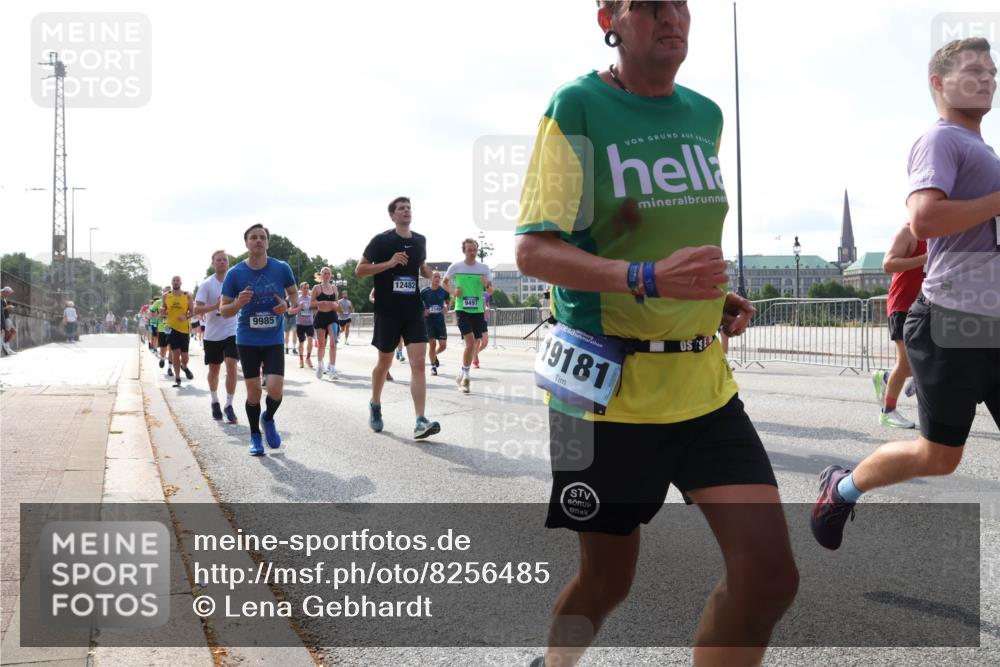 29.06.2025 - hella hamburg halbmarathon Lena Gebhardt http://msf.ph/oto/8256485 29.06.2025 09:56:53 Lombardsbrücke 1381, 1460, 1496, 1537, 1628, 1657, 1783, 1833, 1877, 2013, 2025, 2058, 2074, 2082, 2111, 2208, 2340, 2378, 2396, 2771, 2839, 2869, 2878, 2953, 2996, 3093, 3256, 3296, 3310, 3575, 3652, 3791, 4065, 4377, 4404, 4635, 4711, 4726, 4770, 4833, 4897, 5008, 5169, 5194, 5319, 5744, 5839, 5978, 6033, 6286, 6377, 6511, 6512, 6561, 6562, 6631, 7176, 7177, 7383, 7475, 7918, 8112, 8261, 8313, 8361, 8572, 8587, 8618, 8651, 8661, 8710, 8813, 8863, 8921, 8930, 9060, 9082, 9497, 9597, 9638 meine-sportfotos.de