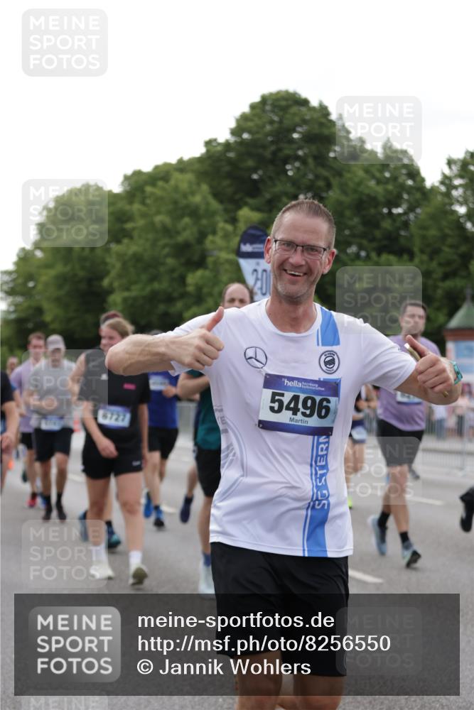 29.06.2025 - hella hamburg halbmarathon Jannik Wohlers http://msf.ph/oto/8256550 29.06.2025 10:31:45 Lombardsbrücke 1311, 1987, 2349, 2943, 3022, 3707, 3752, 3778, 3822, 4314, 4365, 4605, 4924, 5496, 5601, 5658, 5743, 6218, 6252, 7135, 7239, 7295, 7344, 7535, 7570, 7695, 7789, 7816, 8175, 8538, 9125, 9206, 10248, 10924, 11168, 11462, 12136, 12319, 12755, 12936, 13026, 13959, 13960, 14029, 14099, 14105, 14191, 14494, 14599, 15471, 15987, 16200, 17958, 18369, 18931 meine-sportfotos.de