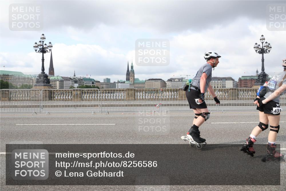 29.06.2025 - hella hamburg halbmarathon Lena Gebhardt http://msf.ph/oto/8256586 29.06.2025 09:03:20 Lombardsbrücke  meine-sportfotos.de