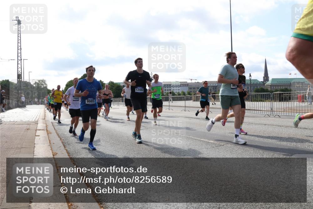 29.06.2025 - hella hamburg halbmarathon Lena Gebhardt http://msf.ph/oto/8256589 29.06.2025 09:56:54 Lombardsbrücke 1381, 1460, 1496, 1537, 1628, 1657, 1783, 1833, 1877, 2013, 2025, 2058, 2074, 2082, 2111, 2208, 2340, 2378, 2396, 2771, 2839, 2869, 2878, 2953, 2996, 3093, 3256, 3296, 3310, 3575, 3652, 3791, 4065, 4377, 4404, 4635, 4711, 4726, 4770, 4833, 4897, 5008, 5169, 5194, 5319, 5744, 5839, 5978, 6033, 6286, 6377, 6561, 6562, 6631, 7176, 7177, 7259, 7383, 7475, 7918, 8112, 8261, 8313, 8361, 8572, 8587, 8618, 8651, 8661, 8710, 8813, 8863, 8921, 8930, 9060, 9082, 9497, 9597, 9638 meine-sportfotos.de
