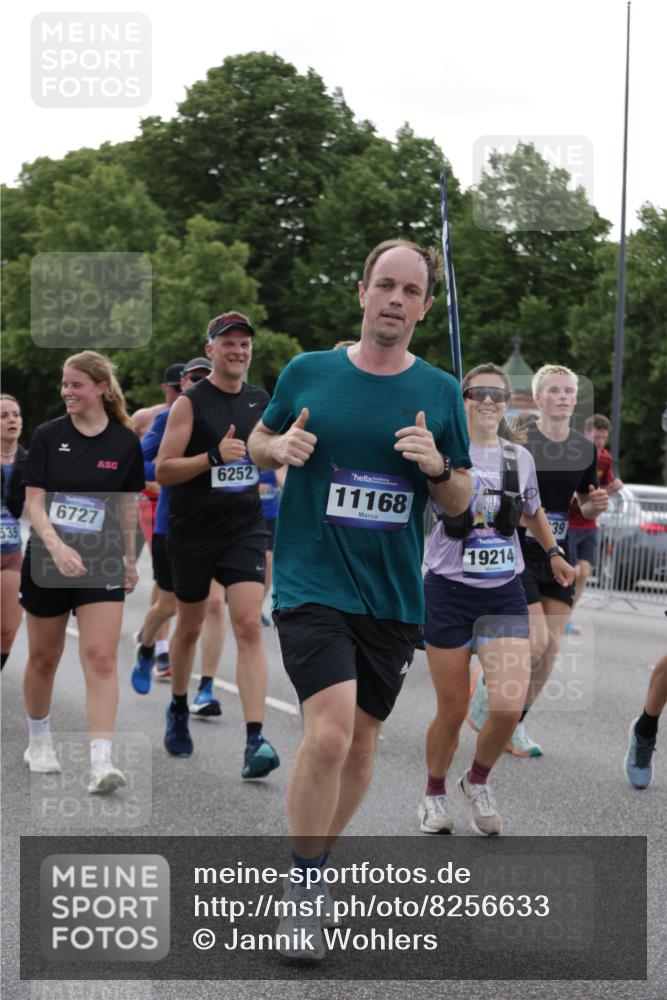 29.06.2025 - hella hamburg halbmarathon Jannik Wohlers http://msf.ph/oto/8256633 29.06.2025 10:31:46 Lombardsbrücke 1311, 1987, 2349, 2943, 3022, 3707, 3752, 3778, 3822, 4314, 4365, 4605, 4924, 5496, 5601, 5658, 5743, 6218, 6252, 7135, 7239, 7295, 7344, 7535, 7570, 7695, 7789, 7816, 8124, 8175, 8538, 8787, 9125, 9206, 10248, 10924, 11168, 11462, 11787, 12136, 12319, 12755, 12936, 13026, 13284, 13959, 13960, 14029, 14099, 14105, 14191, 14494, 14599, 15120, 15471, 15987, 16200, 17958, 18369, 18931 meine-sportfotos.de