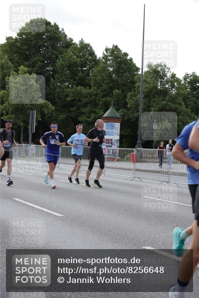 29.06.2025 - hella hamburg halbmarathon Jannik Wohlers http://msf.ph/oto/8256648 29.06.2025 09:57:35 Lombardsbrücke 1179, 1258, 1320, 1321, 1335, 1563, 1870, 2138, 2397, 2417, 2448, 2612, 3058, 3091, 3114, 3251, 4814, 5305, 5672, 5775, 6355, 6356, 6569, 6580, 6585, 6628, 6754, 6776, 7065, 7478, 7509, 7646, 7724, 7952, 7976, 8449, 8689, 8973, 9065, 9145, 9163, 9227, 10860, 11208, 11310, 11416, 11757, 11789, 12155, 12224, 12662, 12961, 13047, 13691, 14638, 14865, 15061, 15125, 15134, 15426, 15496, 15915, 16008, 16009, 16563, 16750, 16980, 17530, 17825 meine-sportfotos.de