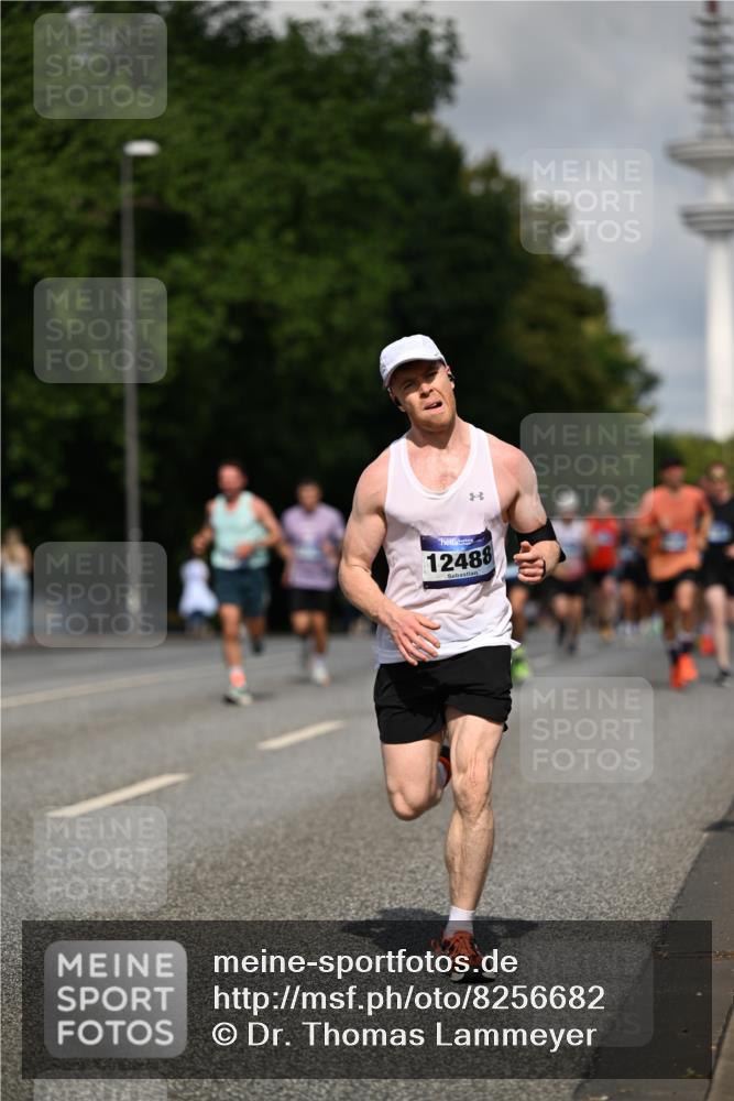 29.06.2025 - hella hamburg halbmarathon Dr. Thomas Lammeyer http://msf.ph/oto/8256682 29.06.2025 09:51:53 Kennedybrücke 1290, 1505, 1710, 2399, 2714, 2767, 3480, 3959, 5307, 5554, 5709, 6993, 7152, 7154, 7884, 8933, 9403, 10404, 10793, 10852 meine-sportfotos.de