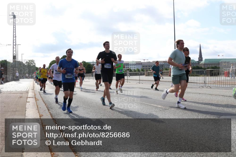29.06.2025 - hella hamburg halbmarathon Lena Gebhardt http://msf.ph/oto/8256686 29.06.2025 09:56:54 Lombardsbrücke 1381, 1460, 1496, 1537, 1628, 1657, 1783, 1833, 1877, 2013, 2025, 2058, 2074, 2082, 2111, 2208, 2340, 2378, 2396, 2771, 2839, 2869, 2878, 2953, 2996, 3093, 3256, 3296, 3310, 3575, 3652, 3791, 4065, 4377, 4404, 4635, 4711, 4726, 4770, 4833, 4897, 5008, 5169, 5194, 5319, 5744, 5839, 5978, 6033, 6286, 6377, 6561, 6562, 6631, 7176, 7177, 7259, 7383, 7475, 7918, 8112, 8261, 8313, 8361, 8572, 8587, 8618, 8651, 8661, 8710, 8813, 8863, 8921, 8930, 9060, 9082, 9497, 9597, 9638 meine-sportfotos.de