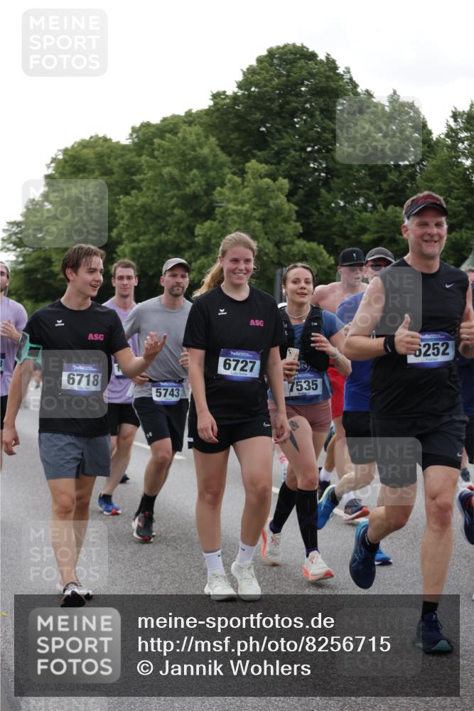 29.06.2025 - hella hamburg halbmarathon Jannik Wohlers http://msf.ph/oto/8256715 29.06.2025 10:31:47 Lombardsbrücke 1311, 1987, 2349, 2943, 3022, 3707, 3778, 3822, 4314, 4365, 4605, 4924, 5496, 5601, 5658, 5743, 6218, 6252, 7135, 7239, 7295, 7344, 7535, 7570, 7695, 7789, 8124, 8175, 8538, 8787, 9125, 9206, 10248, 10828, 10924, 11168, 11225, 11362, 11462, 11787, 12136, 12755, 12936, 13026, 13284, 13959, 13960, 14029, 14099, 14105, 14191, 14494, 14599, 15120, 15471, 15987, 16200, 17958, 18369, 18931 meine-sportfotos.de