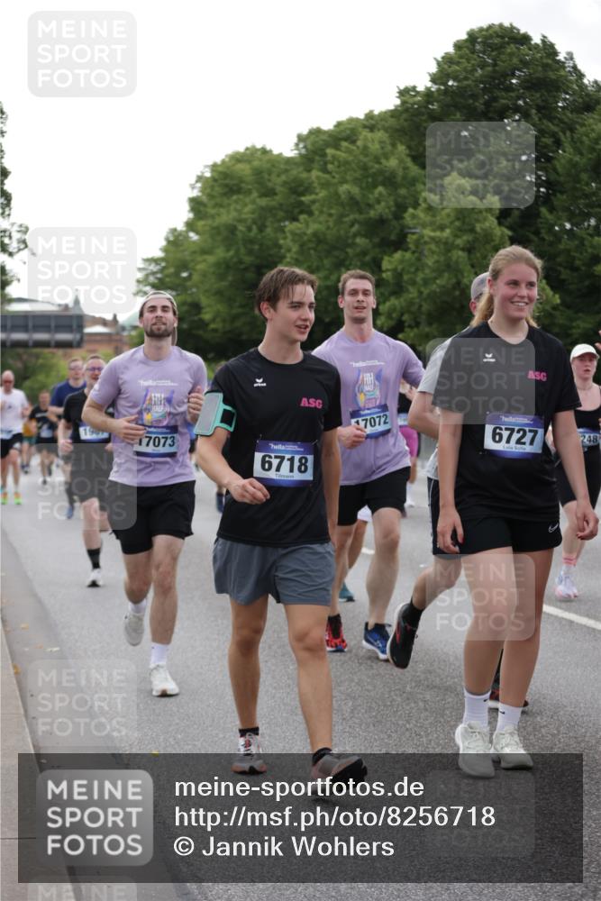 29.06.2025 - hella hamburg halbmarathon Jannik Wohlers http://msf.ph/oto/8256718 29.06.2025 10:31:48 Lombardsbrücke 1311, 1987, 2349, 2943, 3022, 3707, 3778, 3822, 4314, 4365, 4605, 4924, 5496, 5601, 5658, 5743, 6218, 6252, 7135, 7239, 7295, 7344, 7535, 7570, 7695, 7789, 8124, 8175, 8787, 8914, 9125, 9206, 10248, 10828, 10924, 11168, 11225, 11362, 11462, 11787, 12136, 12755, 12936, 13026, 13284, 13423, 13959, 13960, 14029, 14099, 14105, 14191, 14494, 14599, 15120, 15471, 15987, 16200, 17958, 18369, 18931 meine-sportfotos.de