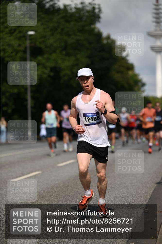 29.06.2025 - hella hamburg halbmarathon Dr. Thomas Lammeyer http://msf.ph/oto/8256721 29.06.2025 09:51:53 Kennedybrücke 1290, 1505, 1710, 2399, 2714, 2767, 3480, 3959, 5307, 5554, 5709, 6993, 7152, 7154, 7884, 8933, 9403, 10404, 10793, 10852 meine-sportfotos.de