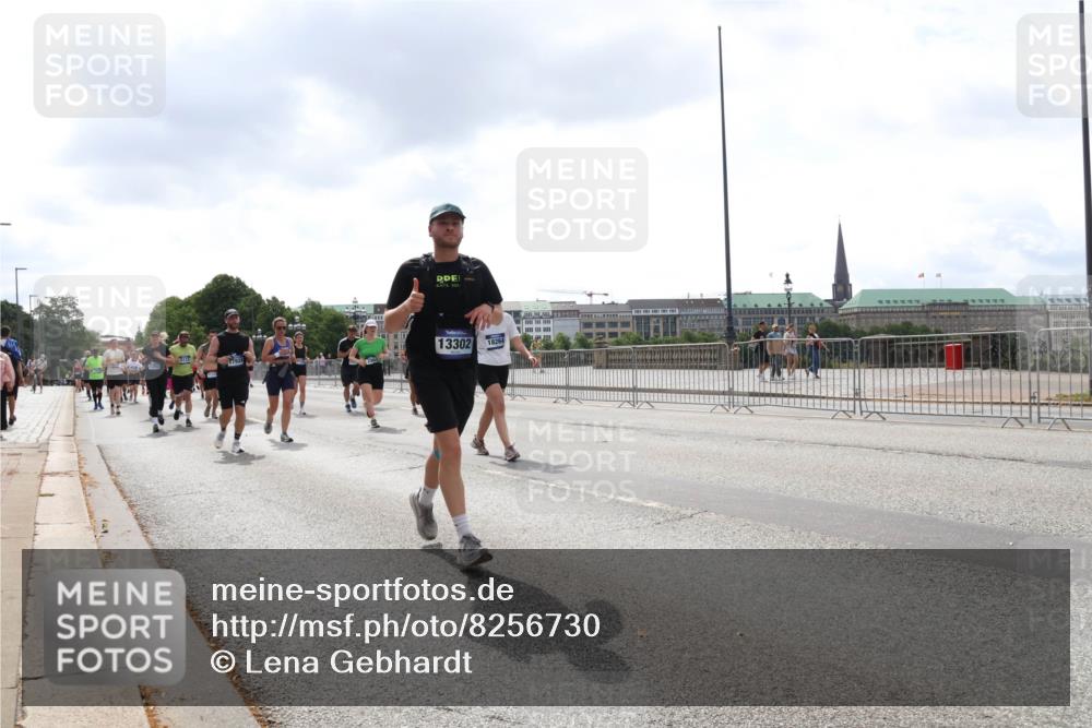 29.06.2025 - hella hamburg halbmarathon Lena Gebhardt http://msf.ph/oto/8256730 29.06.2025 10:45:52 Lombardsbrücke 1004, 1033, 1060, 1085, 1100, 1104, 1421, 1426, 1555, 1713, 1854, 1867, 1868, 1983, 2008, 2216, 2217, 2398, 2423, 2522, 2550, 2657, 2664, 2773, 2813, 2917, 2951, 2954, 2965, 2973, 3357, 3377, 4104, 4223, 4224, 4306, 4317, 4388, 4572, 5044, 5635, 5703, 5769, 5770, 5892, 6133, 6150, 6333, 6392, 6623, 6922, 7268, 7283, 7356, 7530, 7541, 7605, 7859, 7894, 8745, 9120, 9121, 9426, 9620, 10030, 10182, 10327, 10329, 10367, 10511, 11358, 11876 meine-sportfotos.de