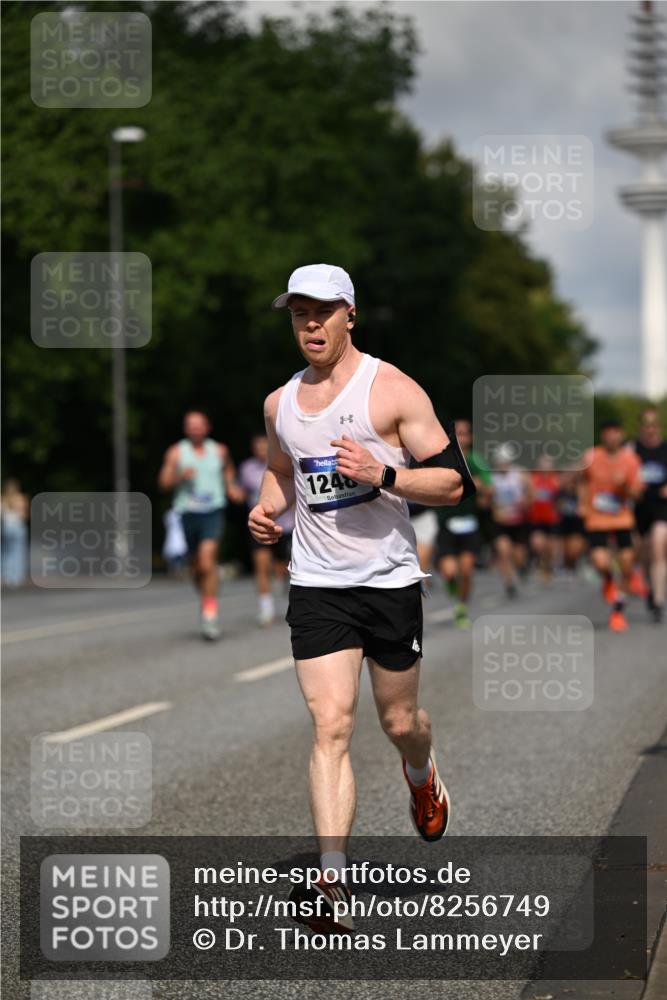 29.06.2025 - hella hamburg halbmarathon Dr. Thomas Lammeyer http://msf.ph/oto/8256749 29.06.2025 09:51:53 Kennedybrücke 1290, 1505, 1710, 2399, 2714, 2767, 3480, 3959, 5307, 5554, 5709, 6993, 7152, 7154, 7884, 8933, 9403, 10404, 10793, 10852 meine-sportfotos.de