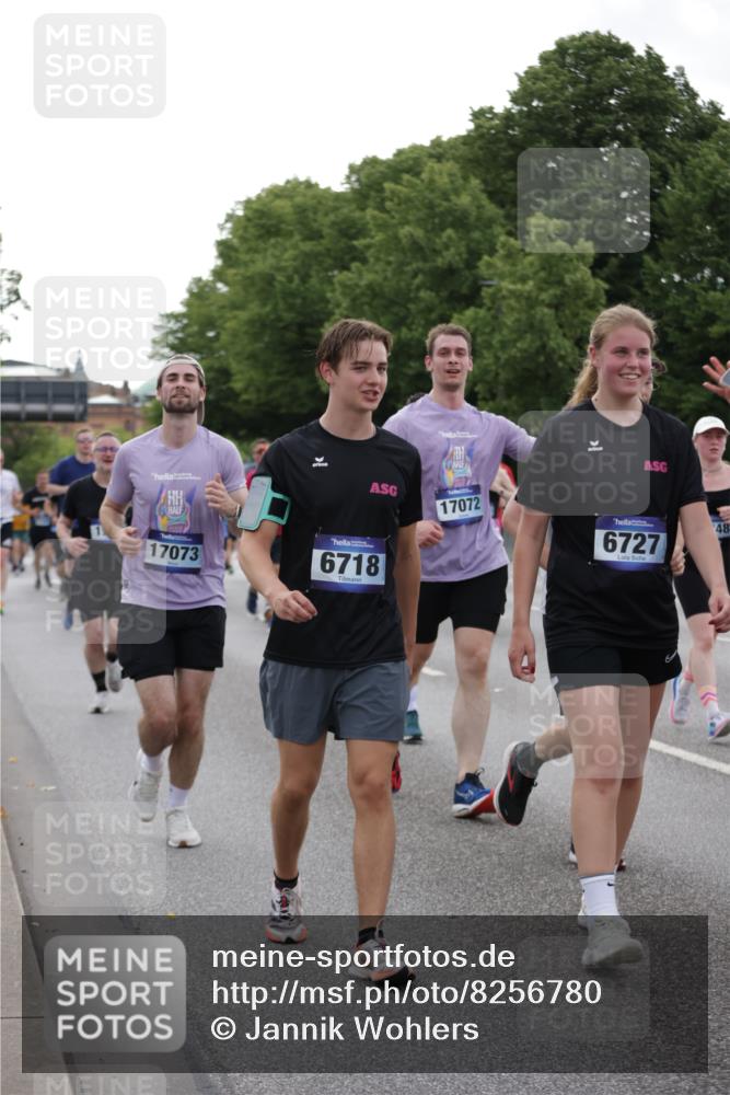29.06.2025 - hella hamburg halbmarathon Jannik Wohlers http://msf.ph/oto/8256780 29.06.2025 10:31:48 Lombardsbrücke 1311, 1987, 2349, 2943, 3022, 3707, 3778, 3822, 4314, 4365, 4605, 4924, 5496, 5601, 5658, 5743, 6218, 6252, 7135, 7239, 7295, 7344, 7535, 7570, 7695, 7789, 8124, 8175, 8787, 8914, 9125, 9206, 10248, 10828, 10924, 11168, 11225, 11362, 11462, 11787, 12136, 12755, 12936, 13026, 13284, 13423, 13959, 13960, 14029, 14099, 14105, 14191, 14494, 14599, 15120, 15471, 15987, 16200, 17958, 18369, 18931 meine-sportfotos.de