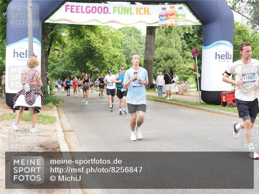 29.06.2025 - hella hamburg halbmarathon MichiJ http://msf.ph/oto/8256847 29.06.2025 10:52:52 Zwischen KM18-KM19 1355, 3994, 10067, 11416, 11887, 13566, 13625, 18732 meine-sportfotos.de