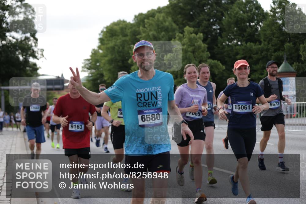 29.06.2025 - hella hamburg halbmarathon Jannik Wohlers http://msf.ph/oto/8256948 29.06.2025 09:57:37 Lombardsbrücke 1179, 1258, 1320, 1321, 1335, 1870, 2070, 2138, 2397, 2417, 2448, 2612, 2636, 2711, 3058, 3091, 3114, 3251, 4814, 5305, 5672, 5775, 6355, 6356, 6569, 6580, 6628, 6754, 6776, 7065, 7409, 7478, 7509, 7646, 7724, 7952, 7976, 8449, 8689, 9065, 9145, 9163, 10860, 11310, 11416, 11757, 11789, 12224, 12662, 12961, 13047, 13691, 14638, 14865, 15061, 15125, 15426, 15915, 16563, 16750, 17530, 17825, 18514, 18811 meine-sportfotos.de