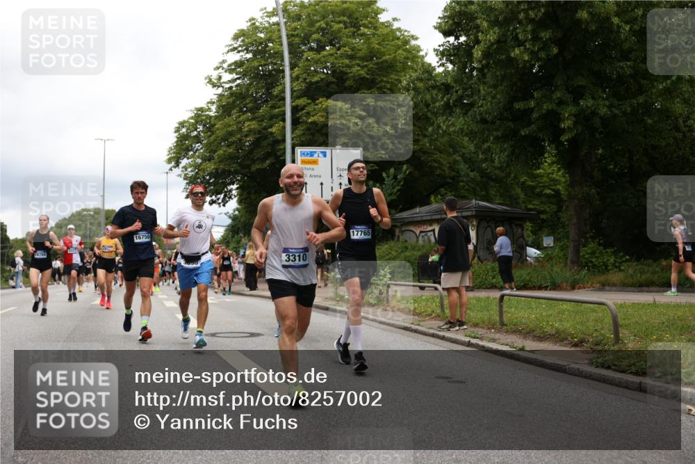 29.06.2025 - hella hamburg halbmarathon Yannick Fuchs http://msf.ph/oto/8257002 29.06.2025 10:48:23 20KM 1410, 1815, 2432, 3177, 3310, 3861, 3898, 4189, 6082, 6084, 6260, 6356, 6581, 6723, 6994, 7129, 7973, 8223, 8449, 8698, 8772, 8798, 9012, 9060, 9227, 10040, 10263, 10266, 11009, 11499, 11789, 12213, 12362, 12489, 13147, 13297, 13869, 14026, 14660, 14818, 15113, 15156, 15169, 15408, 15524, 15879, 16092, 16574, 16623, 16750, 17740, 17765, 18759, 19177 meine-sportfotos.de