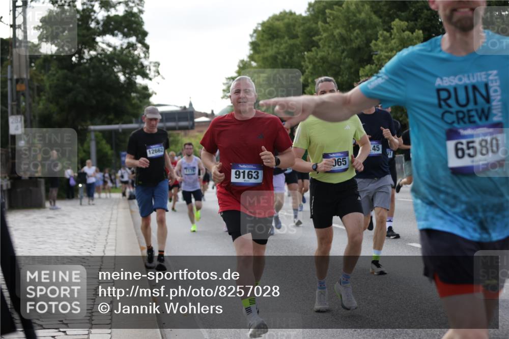 29.06.2025 - hella hamburg halbmarathon Jannik Wohlers http://msf.ph/oto/8257028 29.06.2025 09:57:37 Lombardsbrücke 1179, 1258, 1320, 1321, 1335, 1870, 2070, 2138, 2397, 2417, 2448, 2612, 2636, 2711, 3058, 3091, 3114, 3251, 4814, 5305, 5672, 5775, 6355, 6356, 6569, 6580, 6628, 6754, 6776, 7065, 7409, 7478, 7509, 7646, 7724, 7952, 7976, 8449, 8689, 9065, 9145, 9163, 10860, 11310, 11416, 11757, 11789, 12224, 12662, 12961, 13047, 13691, 14638, 14865, 15061, 15125, 15426, 15915, 16563, 16750, 17530, 17825, 18514, 18811 meine-sportfotos.de