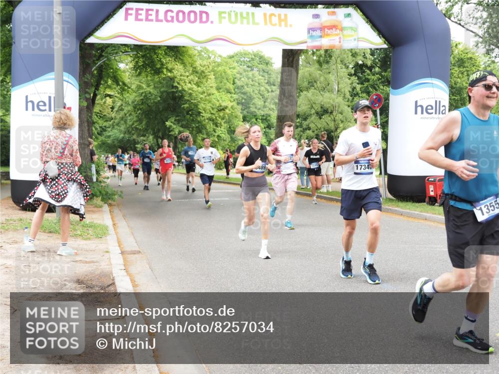 29.06.2025 - hella hamburg halbmarathon MichiJ http://msf.ph/oto/8257034 29.06.2025 10:52:55 Zwischen KM18-KM19 1355, 3994, 6489, 11416, 11887, 17347, 18721 meine-sportfotos.de