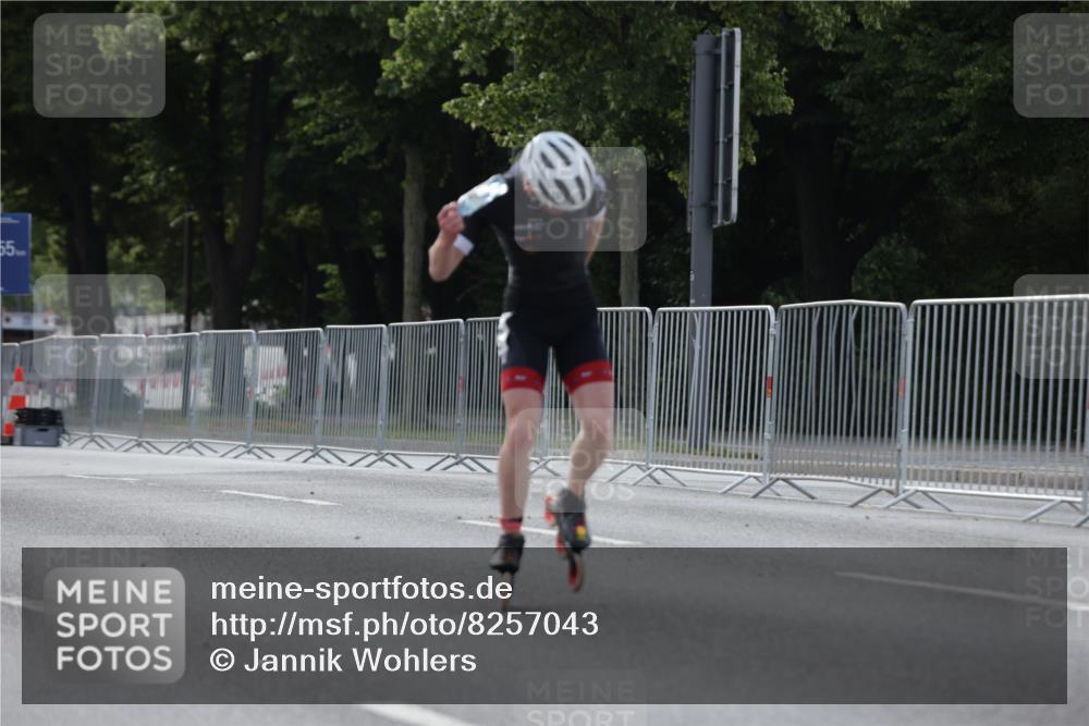 29.06.2025 - hella hamburg halbmarathon Jannik Wohlers http://msf.ph/oto/8257043 29.06.2025 08:49:03 Lombardsbrücke  meine-sportfotos.de
