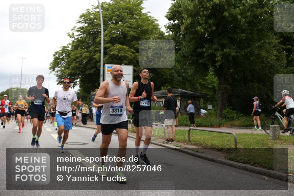 29.06.2025 - hella hamburg halbmarathon Yannick Fuchs http://msf.ph/oto/8257046 29.06.2025 10:48:23 20KM 1410, 1815, 2432, 3177, 3310, 3861, 3898, 4189, 6082, 6084, 6260, 6356, 6581, 6723, 6994, 7129, 7973, 8223, 8449, 8698, 8772, 8798, 9012, 9060, 9227, 10040, 10263, 10266, 11009, 11499, 11789, 12213, 12362, 12489, 13147, 13297, 13869, 14026, 14660, 14818, 15113, 15156, 15169, 15408, 15524, 15879, 16092, 16574, 16623, 16750, 17740, 17765, 18759, 19177 meine-sportfotos.de