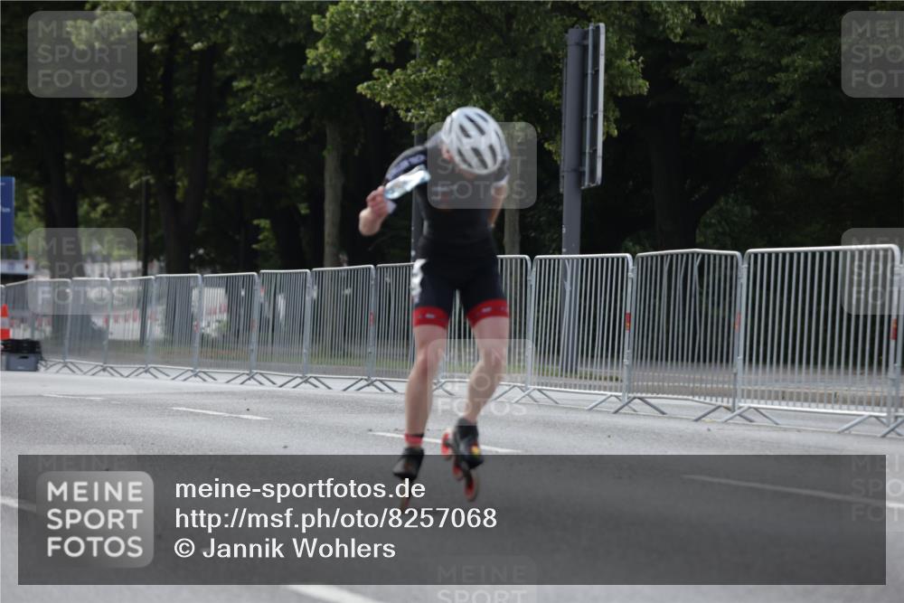 29.06.2025 - hella hamburg halbmarathon Jannik Wohlers http://msf.ph/oto/8257068 29.06.2025 08:49:03 Lombardsbrücke  meine-sportfotos.de