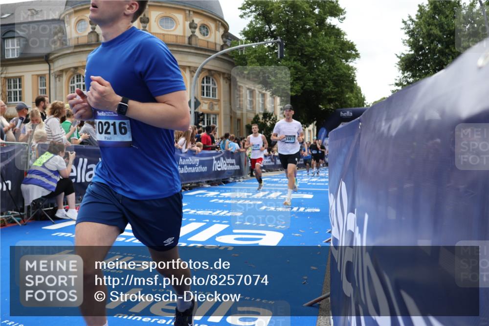 29.06.2025 - hella hamburg halbmarathon Strokosch-Dieckow http://msf.ph/oto/8257074 29.06.2025 10:42:09 Ziel 1441, 1903, 5682, 7765, 7865, 9365, 10216, 11417, 12098, 13709, 14811, 14899, 16626, 16660, 16677, 17182, 17363, 17864, 18772, 18802 meine-sportfotos.de