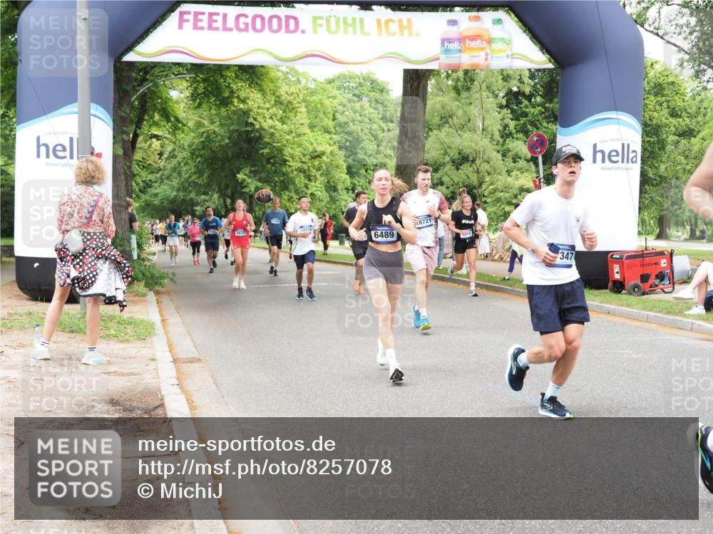 29.06.2025 - hella hamburg halbmarathon MichiJ http://msf.ph/oto/8257078 29.06.2025 10:52:55 Zwischen KM18-KM19 1355, 3994, 6489, 11416, 11887, 17347, 18721 meine-sportfotos.de