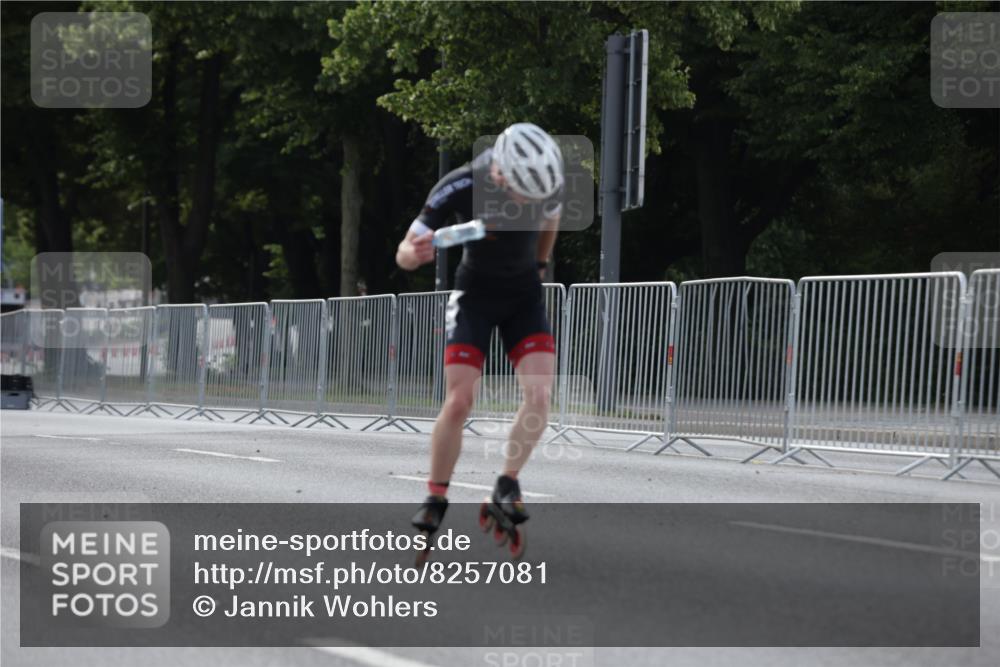 29.06.2025 - hella hamburg halbmarathon Jannik Wohlers http://msf.ph/oto/8257081 29.06.2025 08:49:03 Lombardsbrücke  meine-sportfotos.de