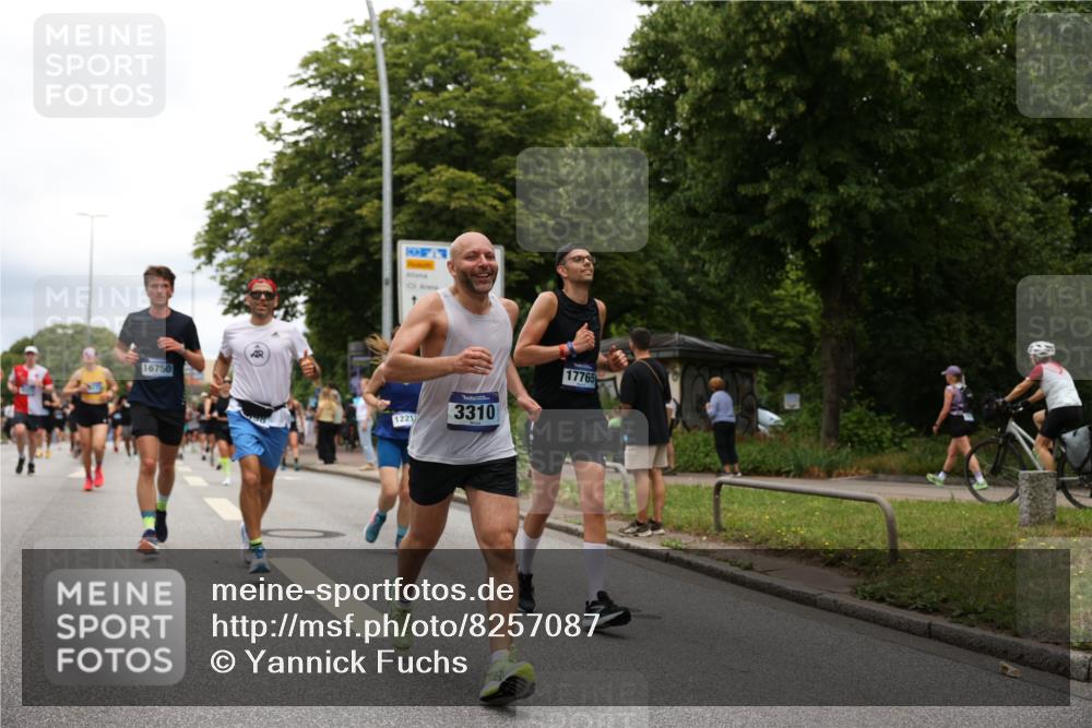 29.06.2025 - hella hamburg halbmarathon Yannick Fuchs http://msf.ph/oto/8257087 29.06.2025 10:48:23 20KM 1410, 1815, 2432, 3177, 3310, 3861, 3898, 4189, 6082, 6084, 6260, 6356, 6581, 6723, 6994, 7129, 7973, 8223, 8449, 8698, 8772, 8798, 9012, 9060, 9227, 10040, 10263, 10266, 11009, 11499, 11789, 12213, 12362, 12489, 13147, 13297, 13869, 14026, 14660, 14818, 15113, 15156, 15169, 15408, 15524, 15879, 16092, 16574, 16623, 16750, 17740, 17765, 18759, 19177 meine-sportfotos.de