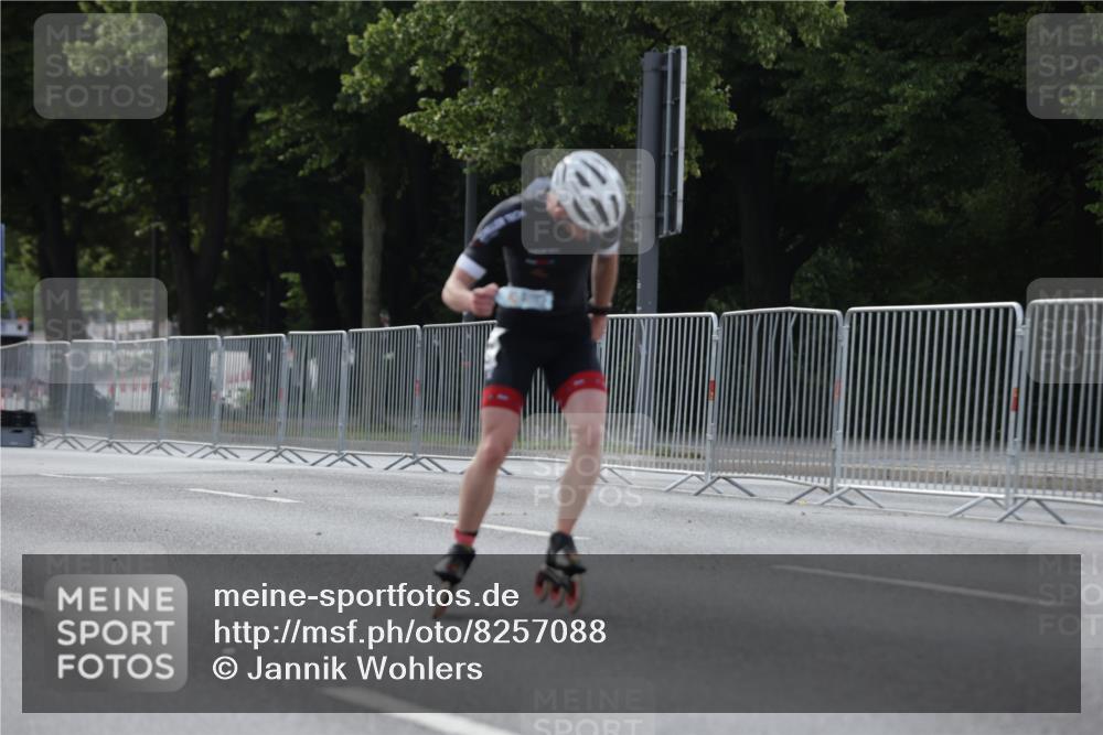 29.06.2025 - hella hamburg halbmarathon Jannik Wohlers http://msf.ph/oto/8257088 29.06.2025 08:49:03 Lombardsbrücke  meine-sportfotos.de