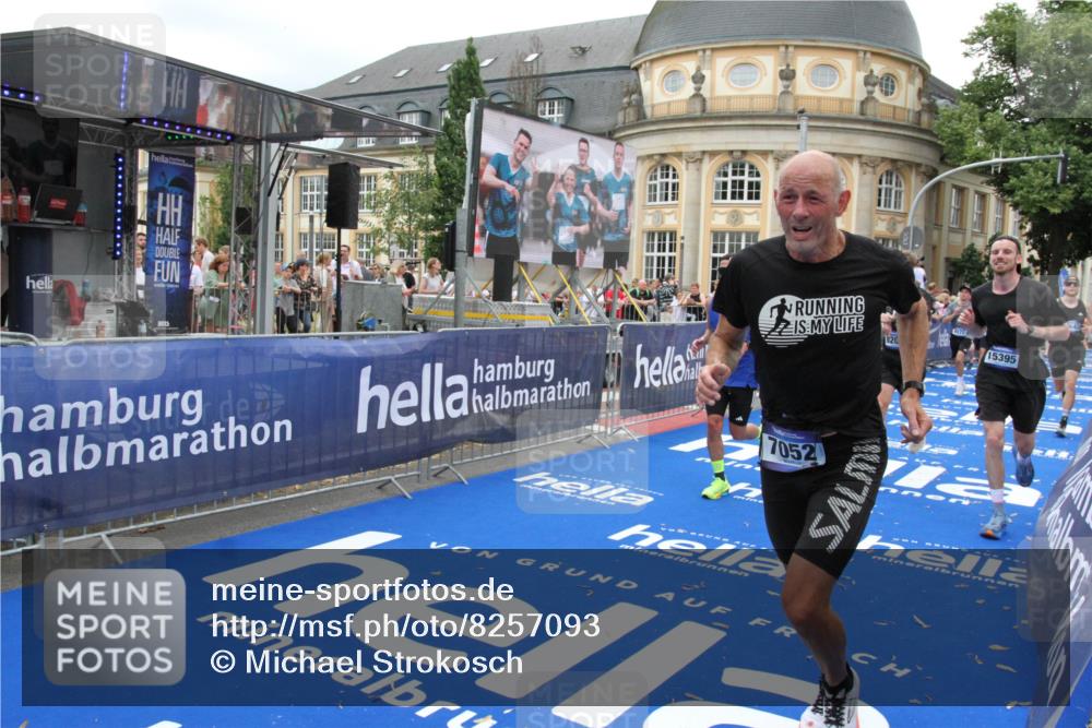 29.06.2025 - hella hamburg halbmarathon Michael Strokosch http://msf.ph/oto/8257093 29.06.2025 10:50:58 Ziel 1466, 2207, 3654, 3947, 4839, 5018, 7052, 7369, 8205, 8572, 10215, 10750, 11551, 12778, 13687, 15362, 15395, 15643, 16285, 18182 meine-sportfotos.de