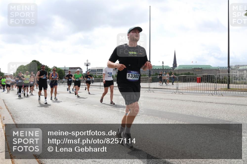 29.06.2025 - hella hamburg halbmarathon Lena Gebhardt http://msf.ph/oto/8257114 29.06.2025 10:45:53 Lombardsbrücke 1004, 1033, 1060, 1085, 1100, 1104, 1421, 1426, 1555, 1713, 1854, 1867, 1868, 1983, 2008, 2216, 2217, 2398, 2423, 2522, 2550, 2657, 2664, 2773, 2813, 2917, 2951, 2954, 2965, 2973, 3357, 3377, 3410, 4104, 4223, 4224, 4317, 4388, 4572, 5044, 5635, 5703, 5769, 5770, 5892, 6133, 6150, 6333, 6392, 6623, 6922, 7268, 7283, 7356, 7530, 7541, 7605, 7859, 7894, 8745, 9120, 9121, 9426, 9620, 10030, 10182, 10327, 10329, 10367, 10511, 11358, 11876 meine-sportfotos.de