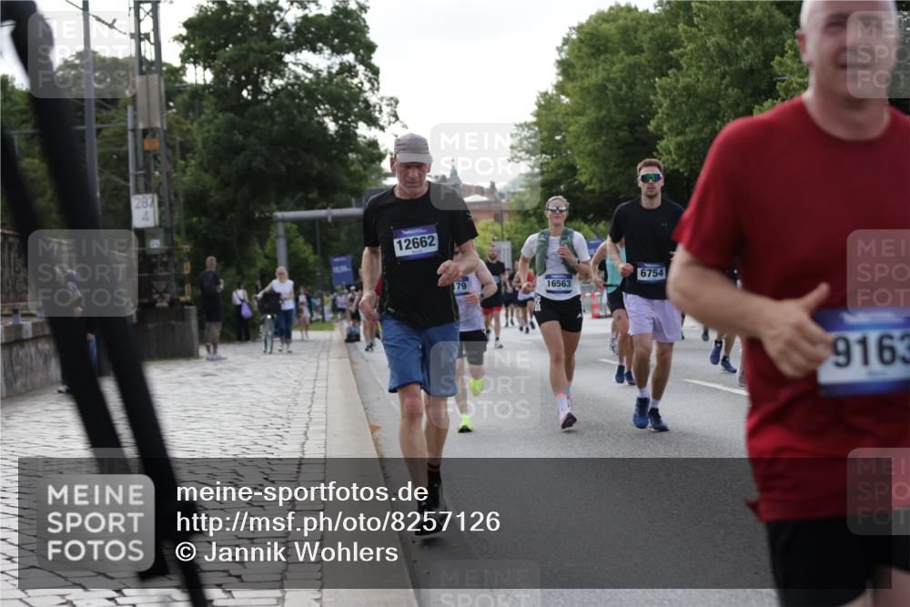 29.06.2025 - hella hamburg halbmarathon Jannik Wohlers http://msf.ph/oto/8257126 29.06.2025 09:57:38 Lombardsbrücke 1179, 1258, 1320, 1321, 1335, 1870, 2070, 2138, 2397, 2417, 2448, 2612, 2636, 2711, 3058, 3091, 3114, 3251, 4814, 5672, 5775, 6164, 6355, 6356, 6569, 6580, 6628, 6754, 6776, 7065, 7409, 7478, 7509, 7646, 7724, 7952, 7976, 8449, 8508, 8689, 9065, 9145, 9163, 10860, 11217, 11310, 11416, 11757, 11789, 12224, 12662, 12961, 13047, 13691, 14638, 14865, 15061, 15125, 15426, 15915, 16563, 17530, 17825, 18514, 18811 meine-sportfotos.de
