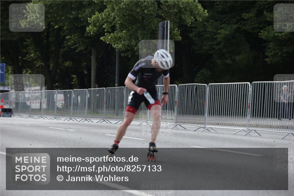 29.06.2025 - hella hamburg halbmarathon Jannik Wohlers http://msf.ph/oto/8257133 29.06.2025 08:49:03 Lombardsbrücke  meine-sportfotos.de