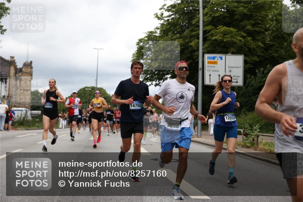 29.06.2025 - hella hamburg halbmarathon Yannick Fuchs http://msf.ph/oto/8257160 29.06.2025 10:48:23 20KM 1410, 1815, 2432, 3177, 3310, 3861, 3898, 4189, 6082, 6084, 6260, 6356, 6581, 6723, 6994, 7129, 7973, 8223, 8449, 8698, 8772, 8798, 9012, 9060, 9227, 10040, 10263, 10266, 11009, 11499, 11789, 12213, 12362, 12489, 13147, 13297, 13869, 14026, 14660, 14818, 15113, 15156, 15169, 15408, 15524, 15879, 16092, 16574, 16623, 16750, 17740, 17765, 18759, 19177 meine-sportfotos.de