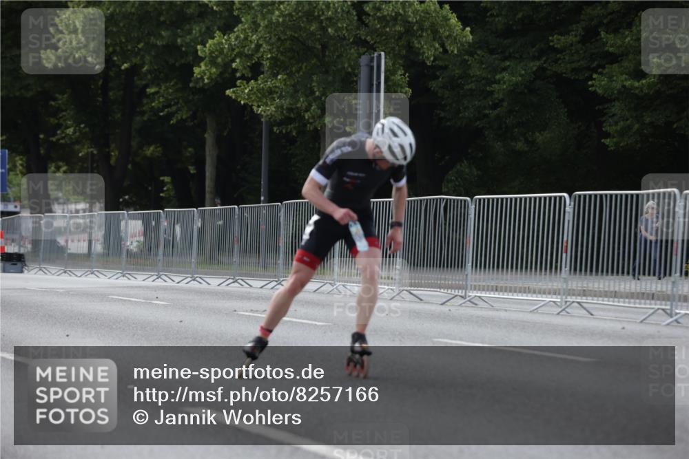 29.06.2025 - hella hamburg halbmarathon Jannik Wohlers http://msf.ph/oto/8257166 29.06.2025 08:49:04 Lombardsbrücke  meine-sportfotos.de