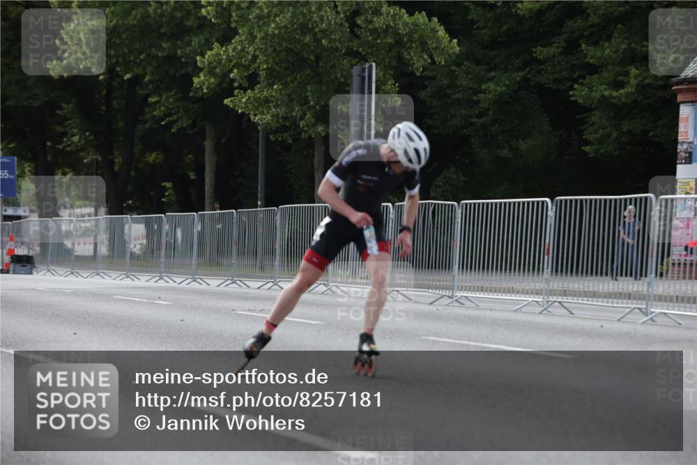 29.06.2025 - hella hamburg halbmarathon Jannik Wohlers http://msf.ph/oto/8257181 29.06.2025 08:49:04 Lombardsbrücke  meine-sportfotos.de