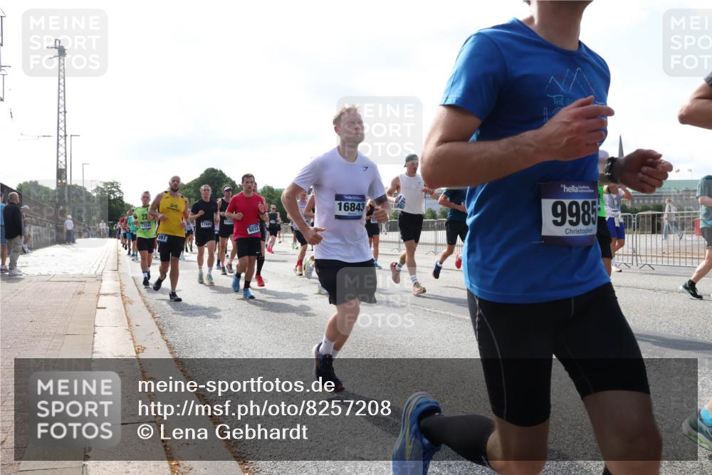 29.06.2025 - hella hamburg halbmarathon Lena Gebhardt http://msf.ph/oto/8257208 29.06.2025 09:56:55 Lombardsbrücke 1327, 1381, 1460, 1496, 1537, 1628, 1657, 1783, 1833, 1877, 2013, 2025, 2058, 2074, 2082, 2111, 2208, 2340, 2378, 2396, 2771, 2839, 2869, 2878, 2953, 2996, 3093, 3296, 3310, 3575, 3652, 3791, 4065, 4377, 4404, 4635, 4711, 4726, 4770, 4833, 4897, 5008, 5169, 5194, 5319, 5744, 5839, 6033, 6286, 6377, 6561, 6562, 6631, 7176, 7177, 7259, 7383, 7475, 7918, 8112, 8261, 8313, 8361, 8572, 8587, 8618, 8651, 8661, 8710, 8813, 8863, 8921, 8930, 9060, 9082, 9497, 9597, 9638 meine-sportfotos.de