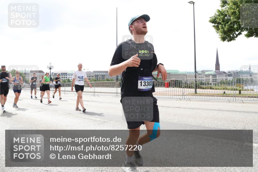 29.06.2025 - hella hamburg halbmarathon Lena Gebhardt http://msf.ph/oto/8257220 29.06.2025 10:45:53 Lombardsbrücke 1004, 1033, 1060, 1085, 1100, 1104, 1421, 1426, 1555, 1713, 1854, 1867, 1868, 1983, 2008, 2216, 2217, 2398, 2423, 2522, 2550, 2657, 2664, 2773, 2813, 2917, 2951, 2954, 2965, 2973, 3357, 3377, 3410, 4104, 4223, 4224, 4317, 4388, 4572, 5044, 5635, 5703, 5769, 5770, 5892, 6133, 6150, 6333, 6392, 6623, 6922, 7268, 7283, 7356, 7530, 7541, 7605, 7859, 7894, 8745, 9120, 9121, 9426, 9620, 10030, 10182, 10327, 10329, 10367, 10511, 11358, 11876 meine-sportfotos.de