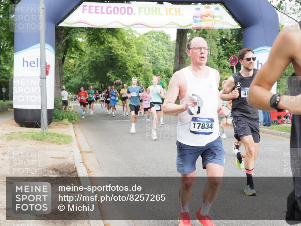 29.06.2025 - hella hamburg halbmarathon MichiJ http://msf.ph/oto/8257265 29.06.2025 10:29:32 Zwischen KM18-KM19 1800, 3618, 4205, 4634, 4893, 5014, 5026, 6152, 7284, 7796, 8074, 8122, 8358, 8966, 9711, 12385, 13268, 13483, 13667, 16249, 16599, 17486, 17724, 17834 meine-sportfotos.de