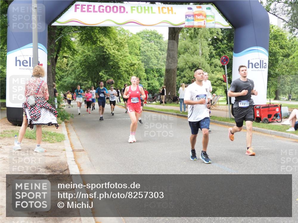 29.06.2025 - hella hamburg halbmarathon MichiJ http://msf.ph/oto/8257303 29.06.2025 10:52:58 Zwischen KM18-KM19 1249, 1355, 3994, 6489, 11917, 17347, 17866, 18721, 18754 meine-sportfotos.de