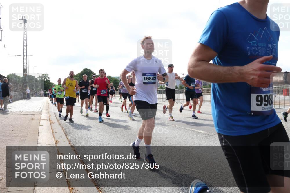 29.06.2025 - hella hamburg halbmarathon Lena Gebhardt http://msf.ph/oto/8257305 29.06.2025 09:56:55 Lombardsbrücke 1327, 1381, 1460, 1496, 1537, 1628, 1657, 1783, 1833, 1877, 2013, 2025, 2058, 2074, 2082, 2111, 2208, 2340, 2378, 2396, 2771, 2839, 2869, 2878, 2953, 2996, 3093, 3296, 3310, 3575, 3652, 3791, 4065, 4377, 4404, 4635, 4711, 4726, 4770, 4833, 4897, 5008, 5169, 5194, 5319, 5744, 5839, 6033, 6286, 6377, 6561, 6562, 6631, 7176, 7177, 7259, 7383, 7475, 7918, 8112, 8261, 8313, 8361, 8572, 8587, 8618, 8651, 8661, 8710, 8813, 8863, 8921, 8930, 9060, 9082, 9497, 9597, 9638 meine-sportfotos.de