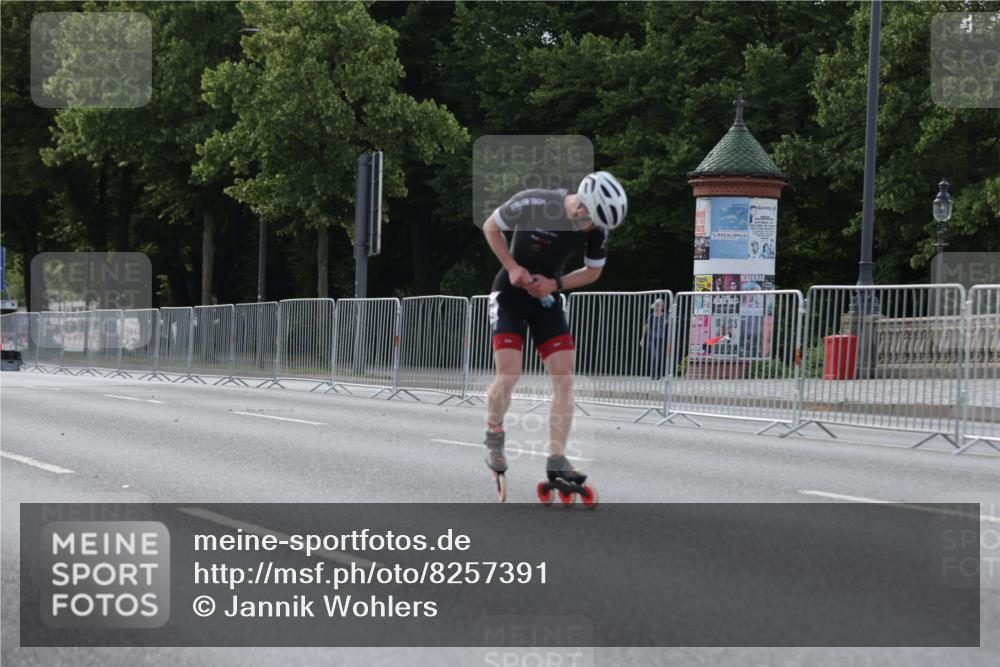 29.06.2025 - hella hamburg halbmarathon Jannik Wohlers http://msf.ph/oto/8257391 29.06.2025 08:49:04 Lombardsbrücke  meine-sportfotos.de